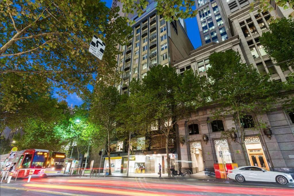 Collins Central 2-Bd Apartment With Pre-Reserve Parking Melbourne Ngoại thất bức ảnh
