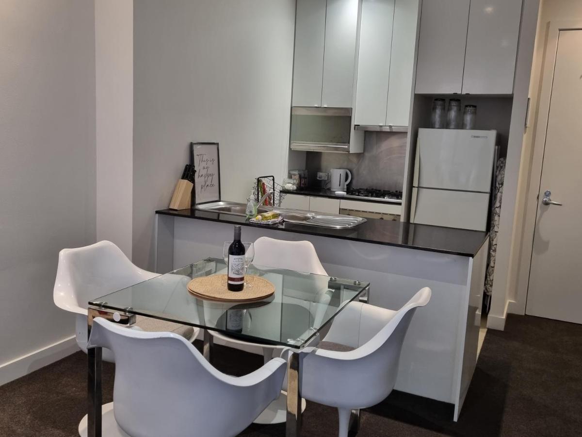 Collins Central 2-Bd Apartment With Pre-Reserve Parking Melbourne Ngoại thất bức ảnh